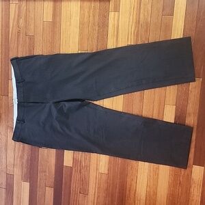 Mens Dockers Straight Fit dress pants Size 40 x 32  EUC